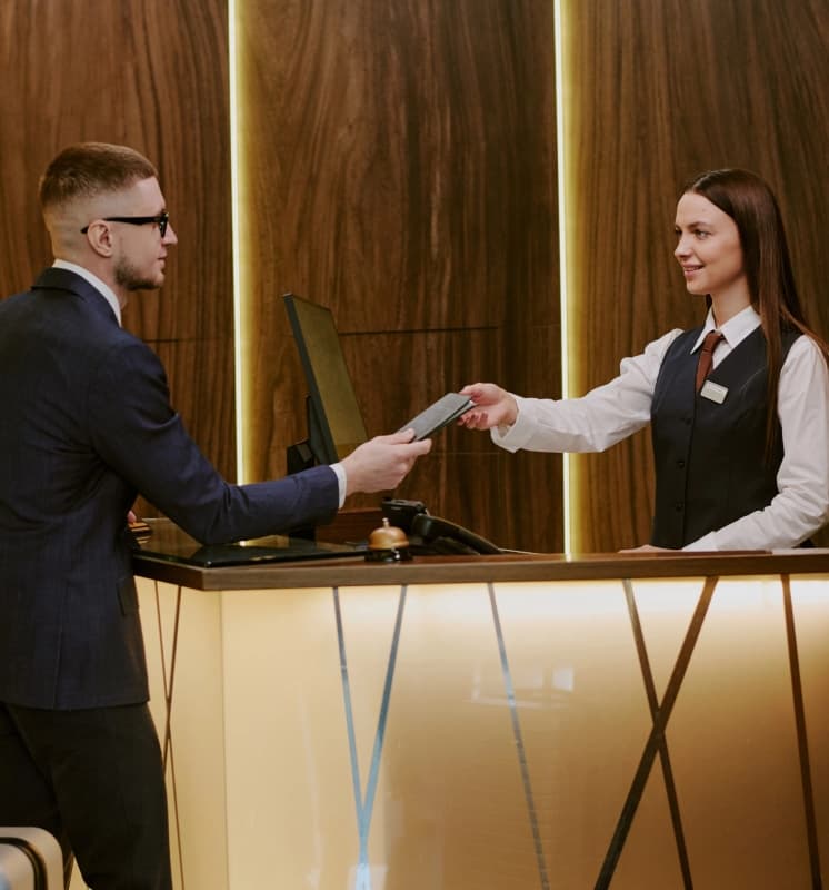 Easystaff recruitment consulting for job seekers at Dubai hotel, expert career advice